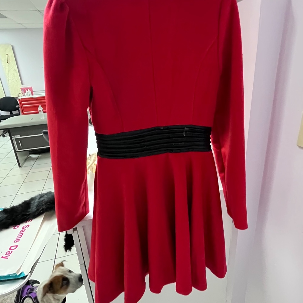 Red coat - Picture 4 of 4